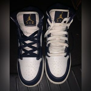 Jordan 1 Mid White Metallic Gold Obsidian
